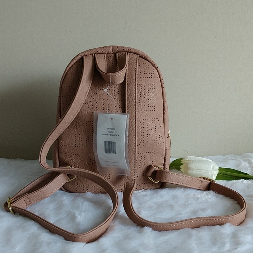 ❌🌺 BEAUTIFUL STEVE MADDEN  BACKPACK.nwt - Picture 4 of 8